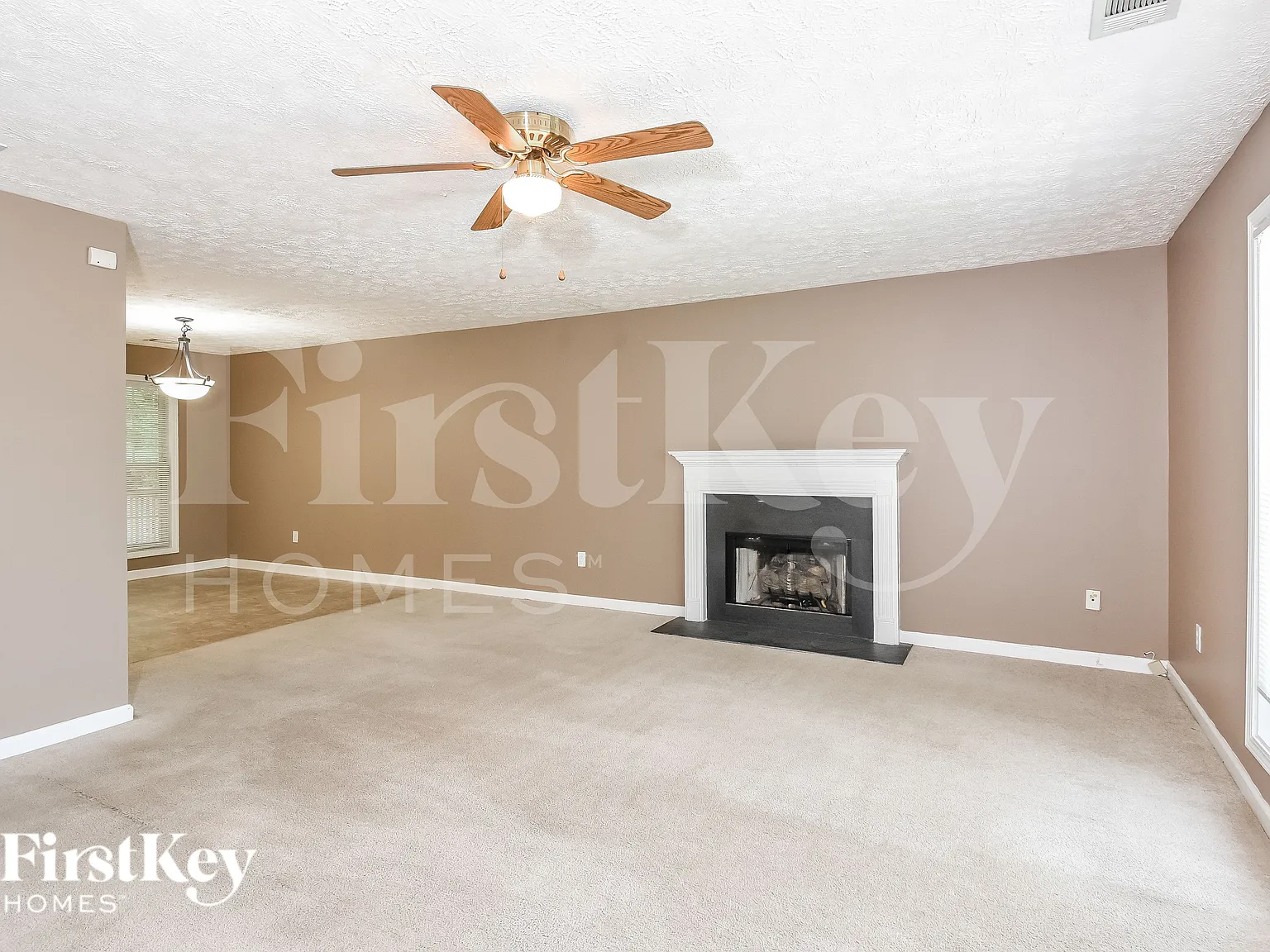3 bed, 2.5 bath, 1831 sqft, $2,230 — Photo 4