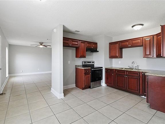 3rd image of 404 Federal Dr