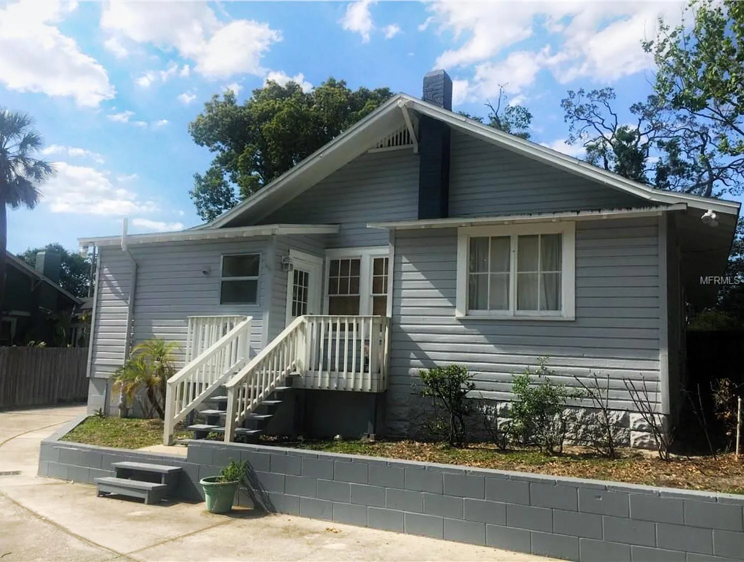 712 Hillcrest St — Photo 2