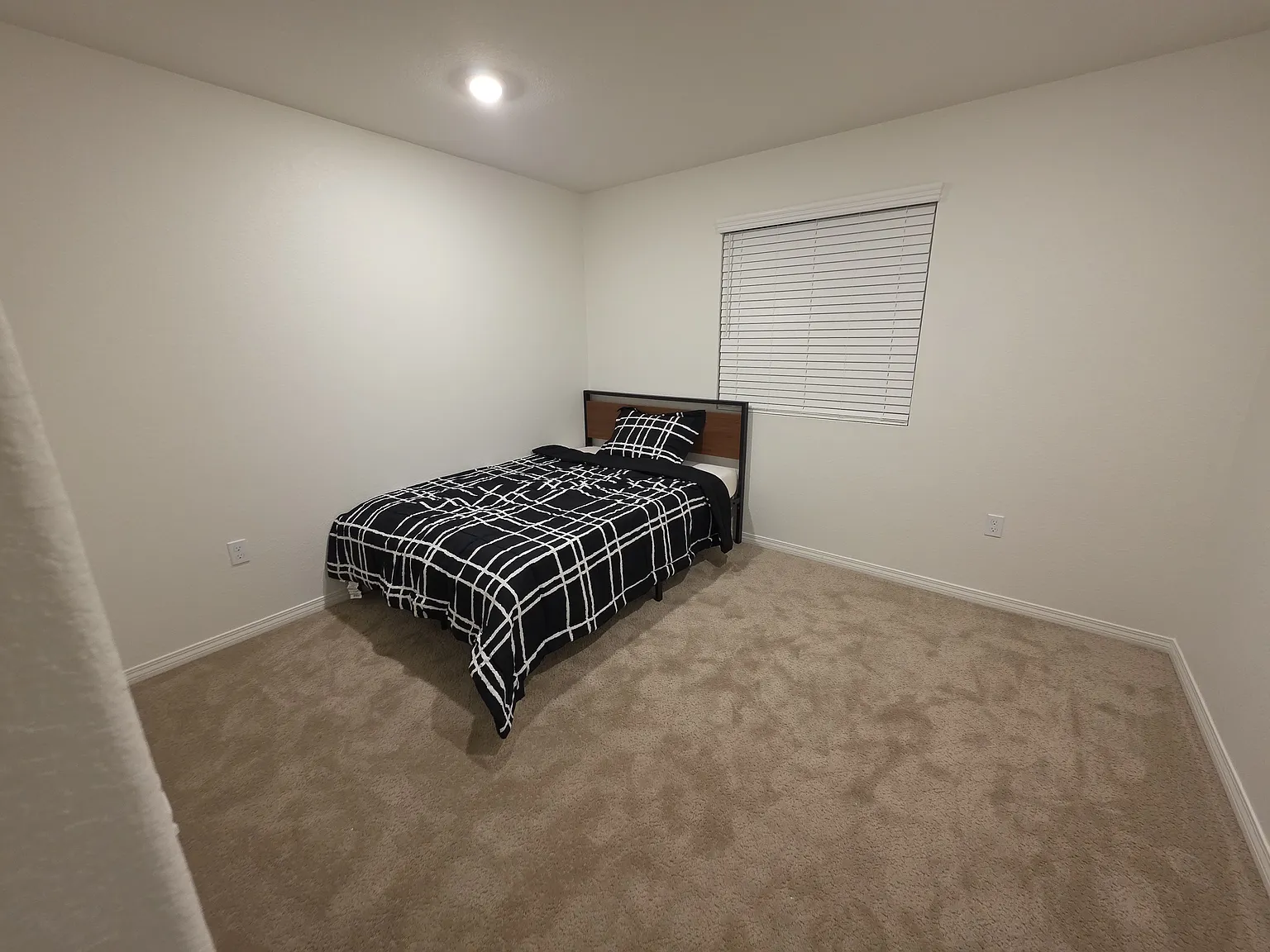 Manza Ct, Riverside — Photo 2