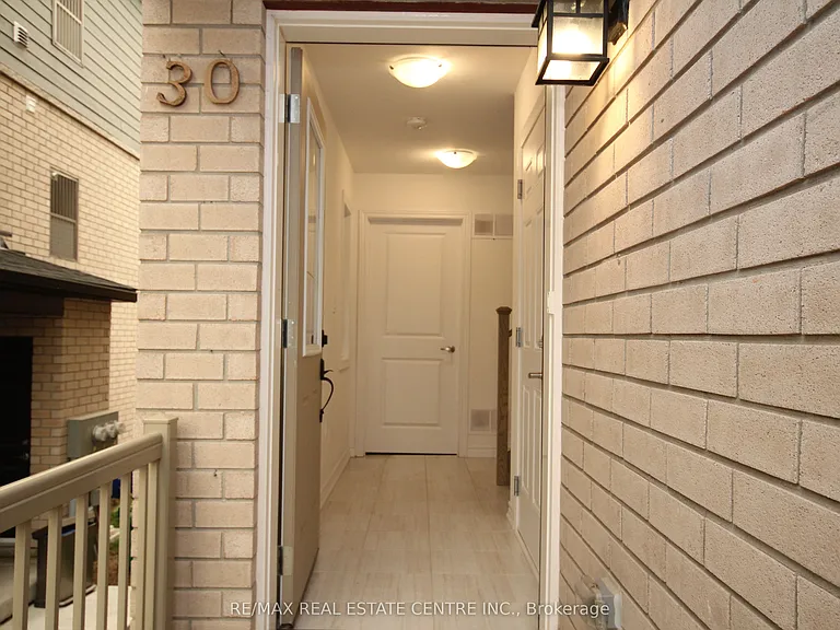 30 Wagon Ln — Photo 8