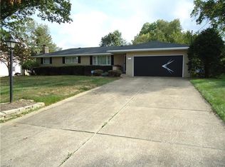 2834 Greenridge Rd, Barberton, OH 44203