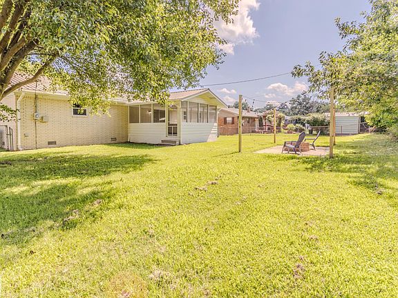 5th image of 38 Sundale Cir