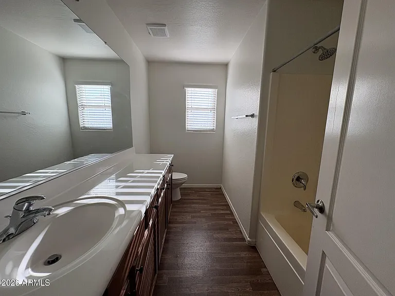 1381 E Laurel Pl — Photo 13