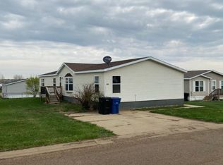 229 G St, Dickinson, ND 58601