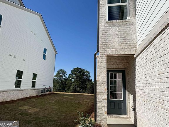 3rd image of 4264 Holland Pl #R