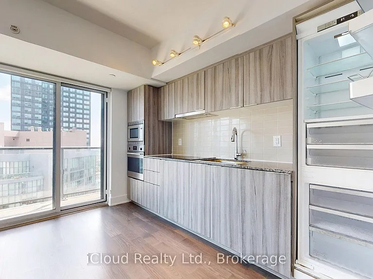 955 Bay St #2818 — Photo 9