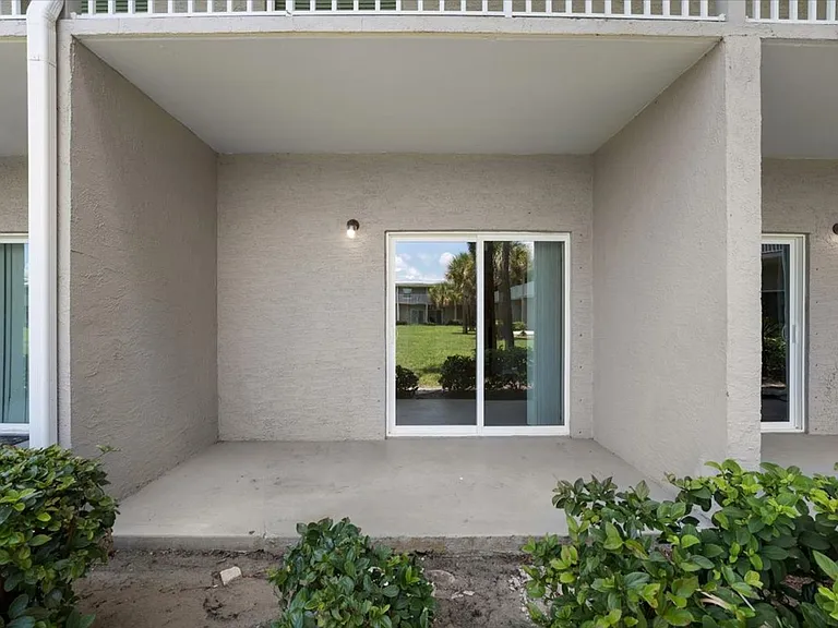 Manatee Landing — Photo 48