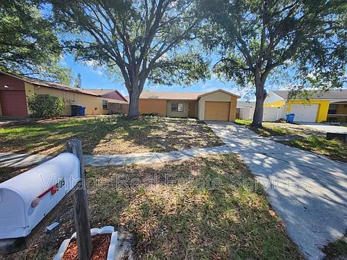 905 Old Field Dr Photo 1