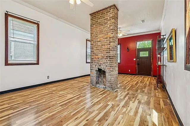 1611 Hollygrove St — Photo 4