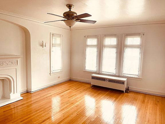 2nd image of 8936 S Blackstone Ave #2