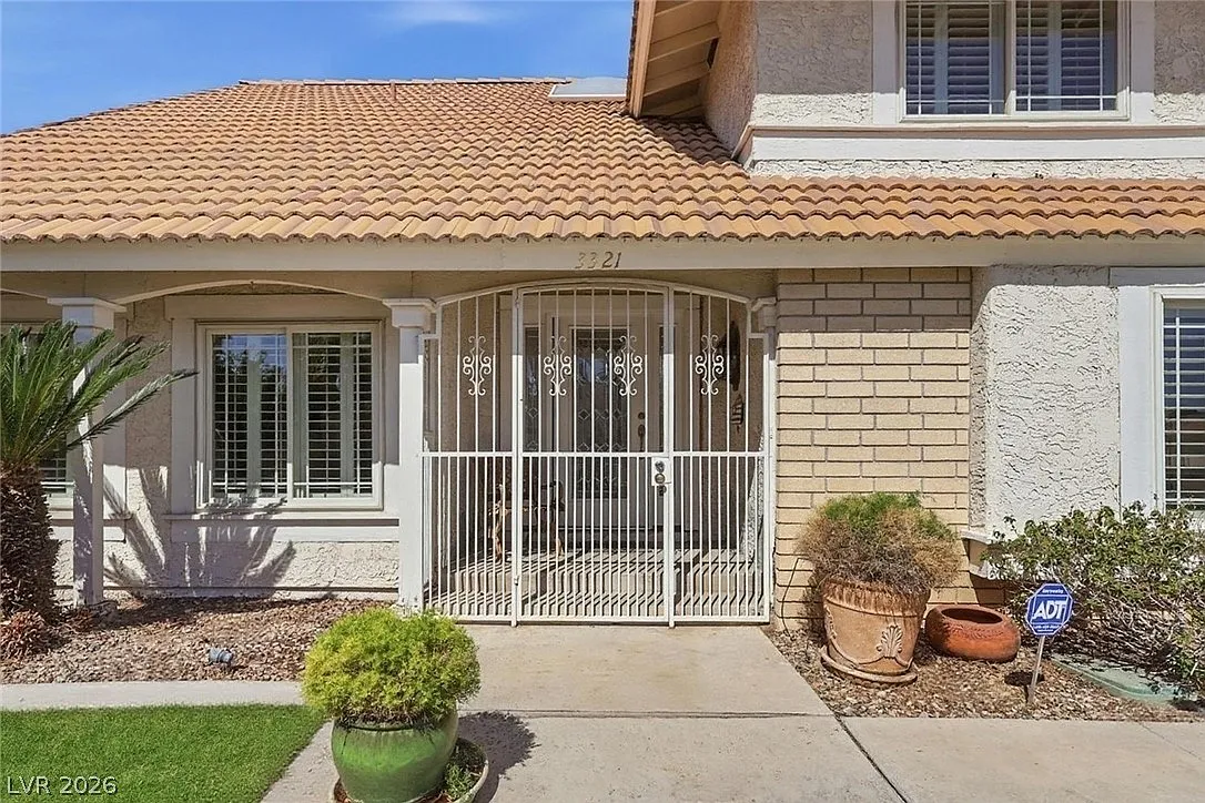 4 bed, 3.0 bath, 3227 sqft, $3,600 — Photo 2