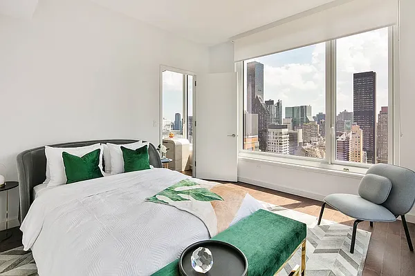 Rented by Mossanen Group | media 27