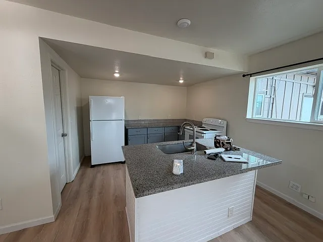 369 Lono Ave — Photo 5