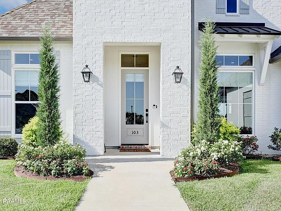 3rd image of 103 Bronze Palm Way