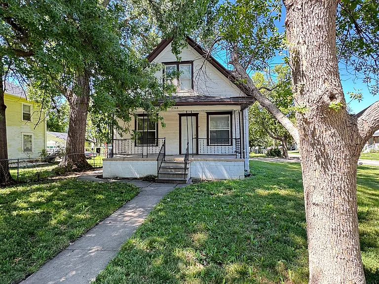 2344 Dudley St — Photo 1