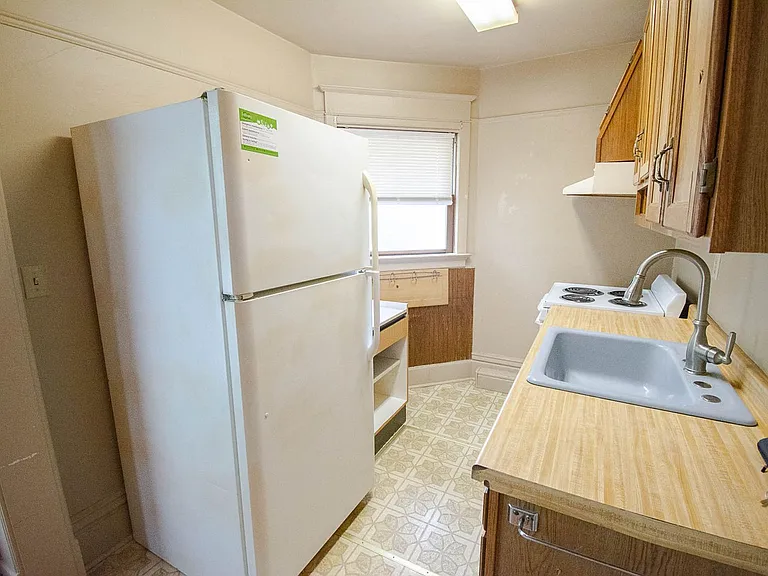 209 S Pearl St — Photo 6
