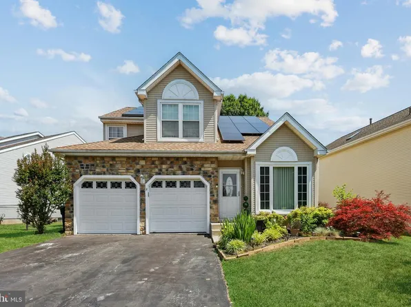 11 Steeplechase Blvd, Burlington, NJ 08016