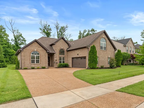 135 Fountain Brooke Dr, Hendersonville, TN 37075