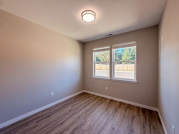 4th image of 5534-5564 Skyline Rd S #5536