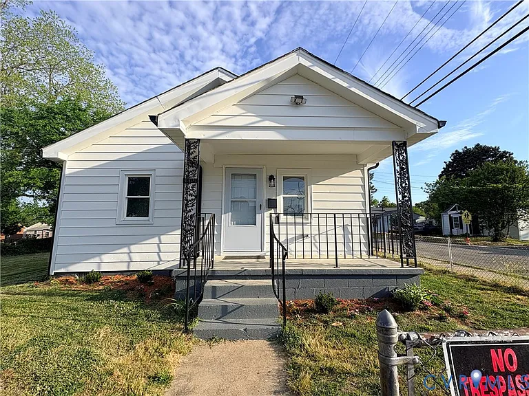 1401 Hanover St — Photo 1