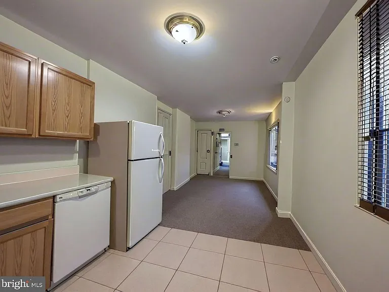 2045 N Carlisle St — Photo 3