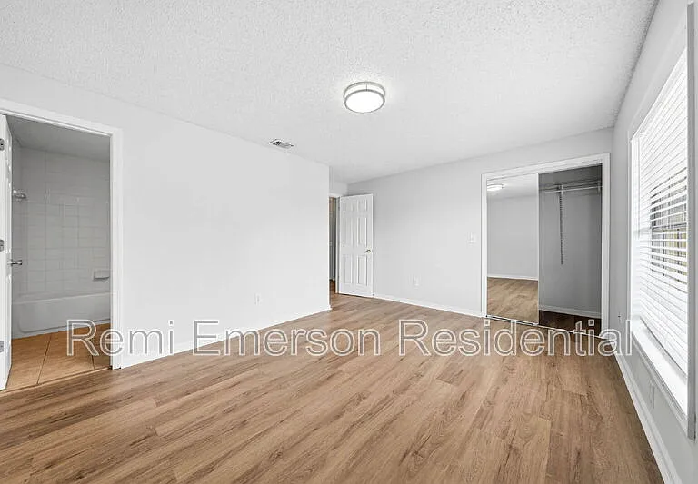 7473 Belle River Ct — Photo 15