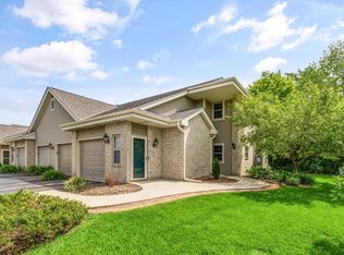 18425 Emerald Dr E #M, Brookfield, WI 53045