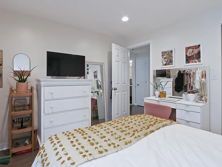 126 Tudor St #G — Photo 12