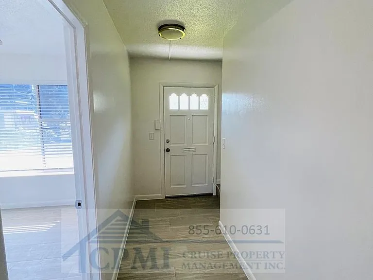 Ocean House - 360 Fiesta Ave Jupiter, FL 33469 — Photo 14