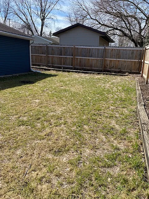 4 bed, 2228 sqft, $2,300 — Photo 3