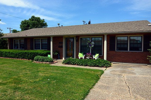 1st image of 2902 Lewis Ln
