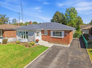 7771 Wilson Cres, Niagara Falls, ON L2G 4S6