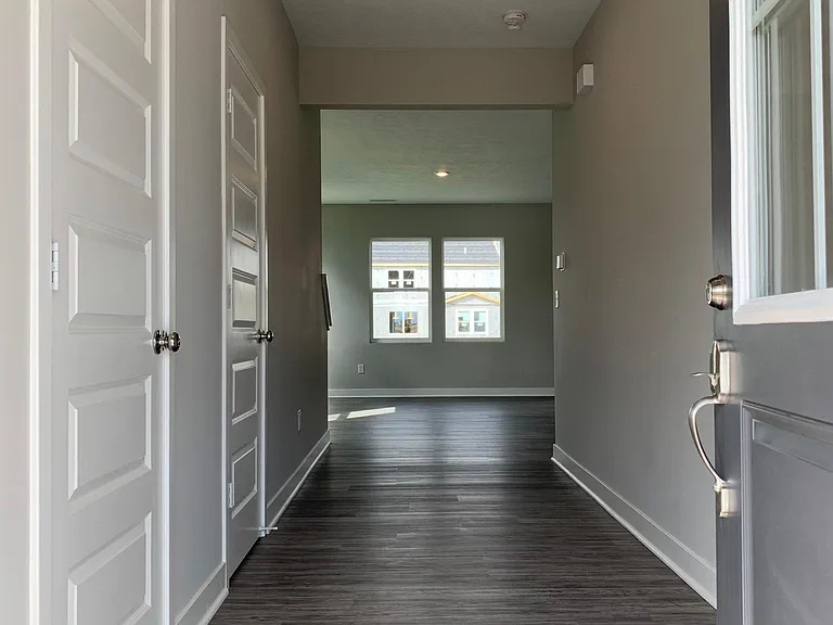 2502 Mounts Run Ln — Photo 3