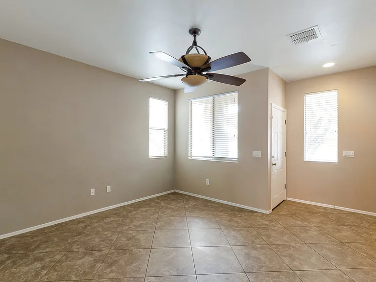 1595 W Gleaming Moon Ln — Photo 5