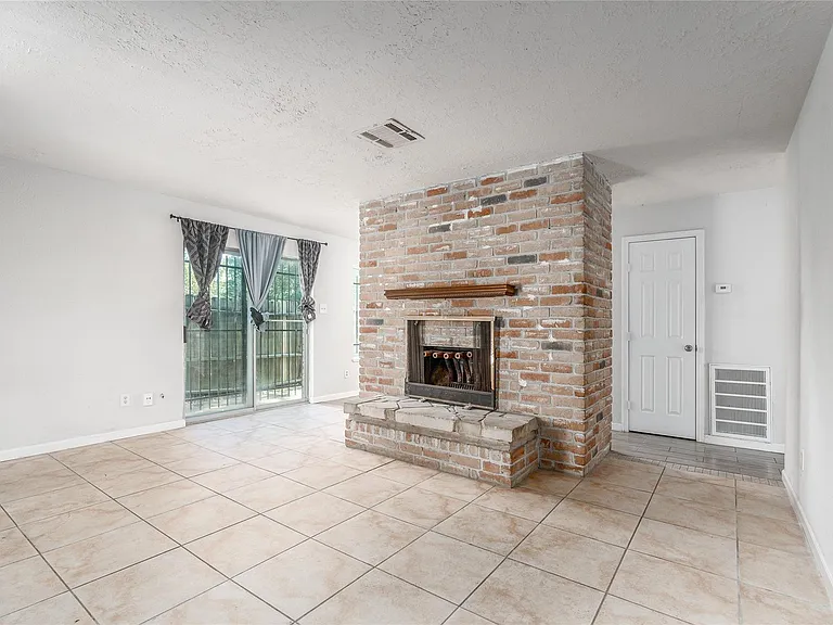 5411 Ingomar Way — Photo 7