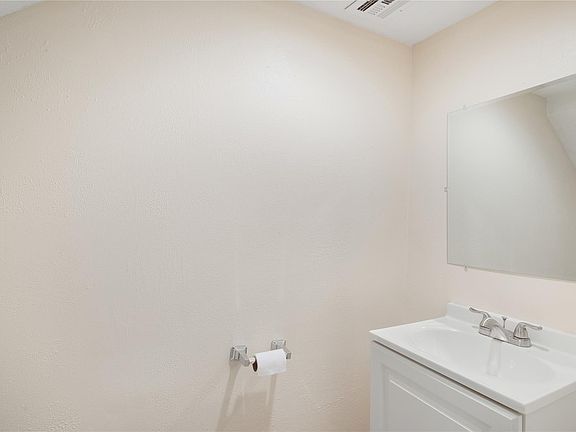 3rd image of 14759 Perthshire Rd