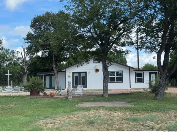 854 N LIVE OAK AVE, New Braunfels, TX 78130