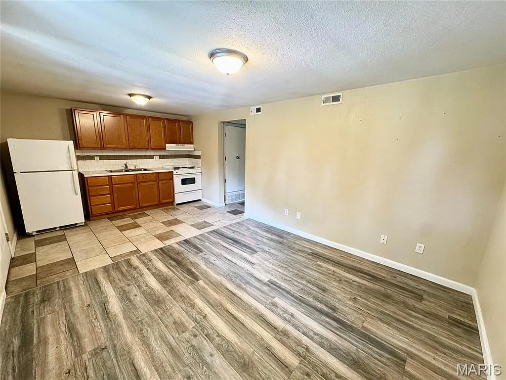 1 bed, 500 sqft, $695 — Photo 4