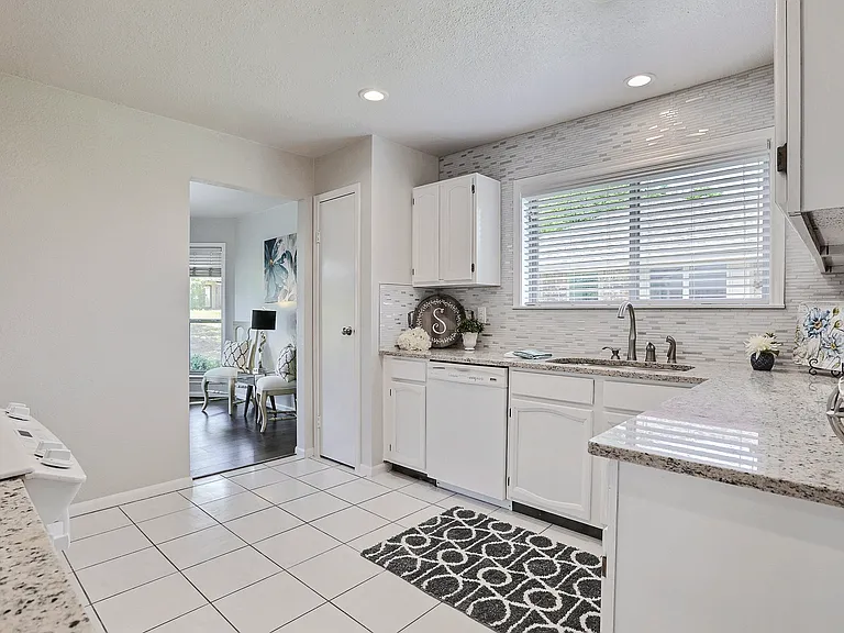 212 Aspenway Dr — Photo 10