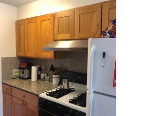 686 10th St APT 2, Oakland, CA 94607