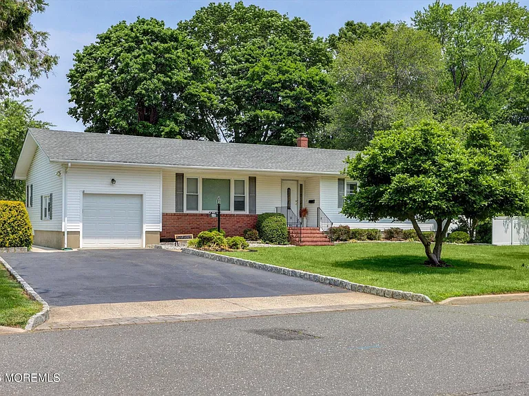 125 Beechwood Ave — Photo 4