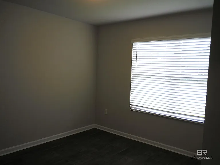 224 Fulham Ln — Photo 14
