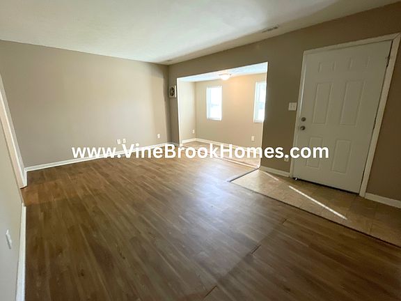 3rd image of 206 W William Dr
