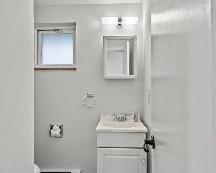 250 Vine St — Photo 28