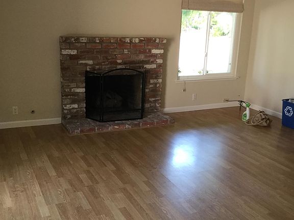 3rd image of 806 Barcelona Ave