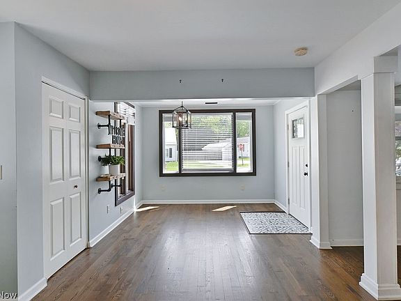 4th image of 1910 Tudor St