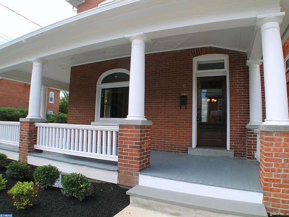 2nd image of 609 Main St
