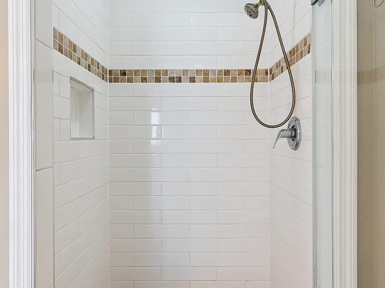 235 Wellington Pl — Photo 12