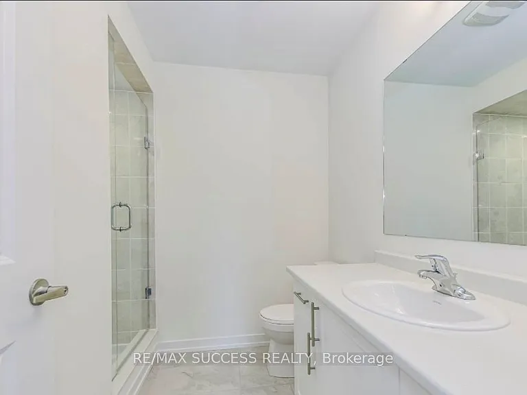 1538 Wellwood Ter — Photo 19